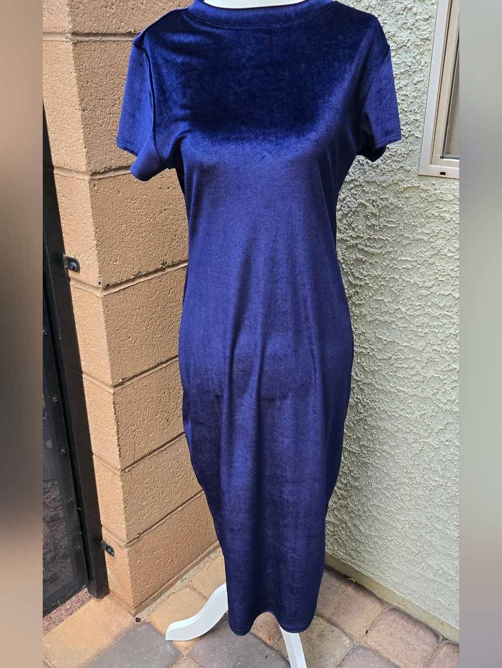 Blooms In The City Classic Velvet T-Shirt Dress in Deep Navy